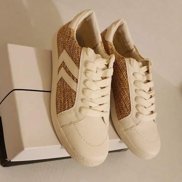 Dolce Vita "Neo" Sneaker 9.5 - Picture 3 of 8